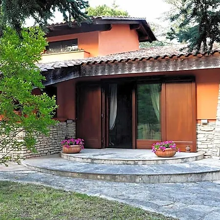 I Lari Bed and Breakfast Castel Del Monte (Apulia)