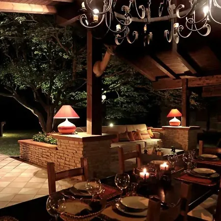 I Lari Castel Del Monte Bed & Breakfast