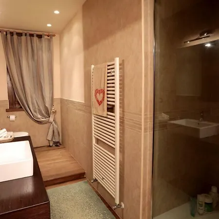 I Lari B&B 카스텔델몬테