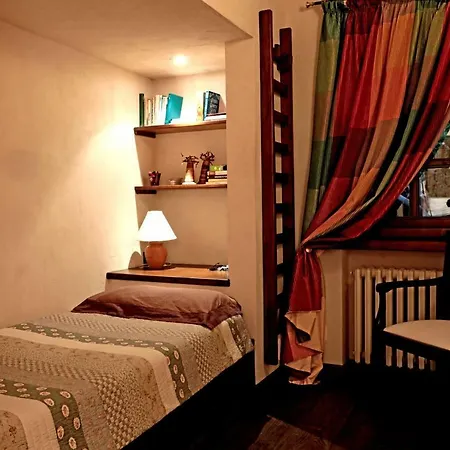 I Lari Castel Del Monte Bed & Breakfast